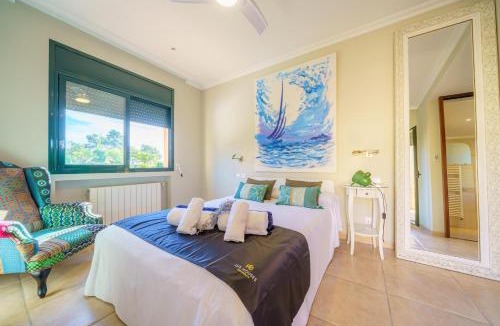 Condado del Jaruco Villa | Villa Jaruco Lux Piscina Privada Familiar BBQ Aire Acondicionado