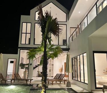 Kediri Villa | Villa JAYA Nyanyi