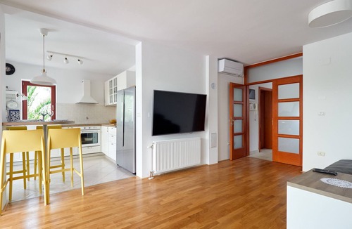Basanija Villa | Villa Jazzbina - Three Bedroom Villa with Terrace
