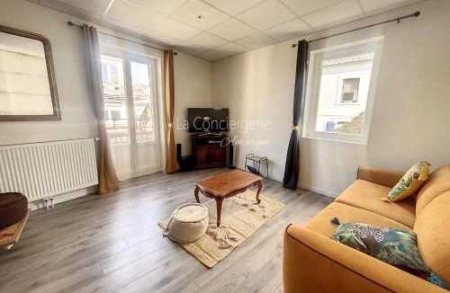 Ault House | Villa Jean Comfort space and sea air