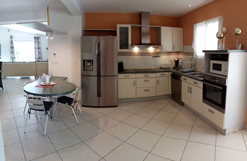 Collias Villa | Villa Jillo