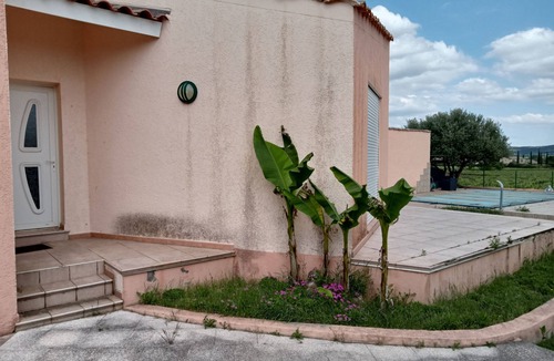 Collias Villa | Villa Jillo