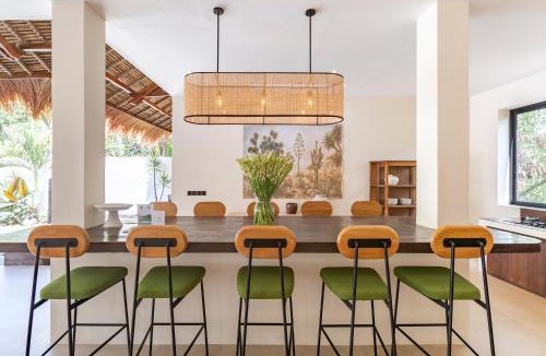 Banjar Semer Villa | Villa Jodoh - Exciting Chic 4BR Stylish Villa Near Seminyak, Perfect for a Trendy Getaway