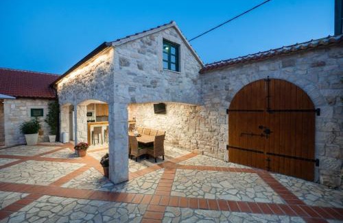 Islam Grcki Villa | Villa Jokic Dvori ZadarVillas
