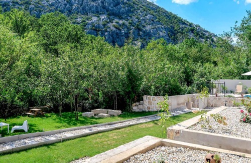 Drivenik Villa | Villa Joli - Four Bedroom Villa, Sleeps 10