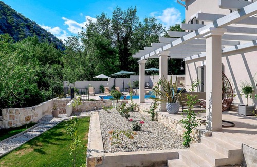 Drivenik Villa | Villa Joli - Four Bedroom Villa, Sleeps 10