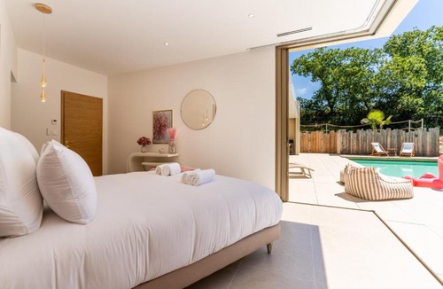 Murviel-les-Beziers Villa | Villa Joy Pool Sauna & River Escape