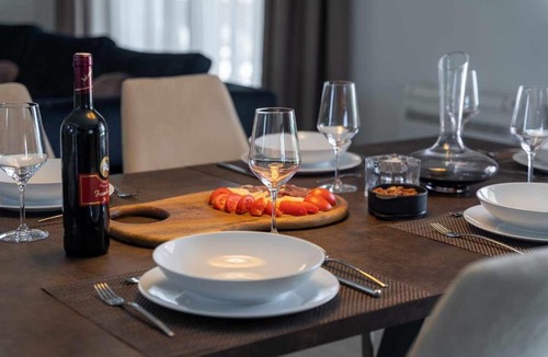 Tinjan House | Villa Joze