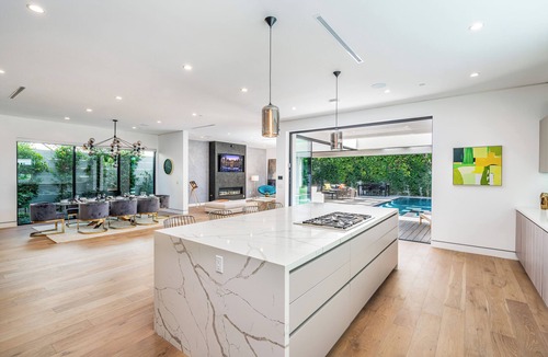 Beverly Hills Villa | Villa Jules By LuxJB 🏆 7 Beds 🏆Family Friendly - Heated Pool & Jacuzzi