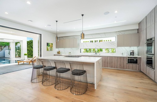 Beverly Hills Villa | Villa Jules By LuxJB 🏆 7 Beds 🏆Family Friendly - Heated Pool & Jacuzzi