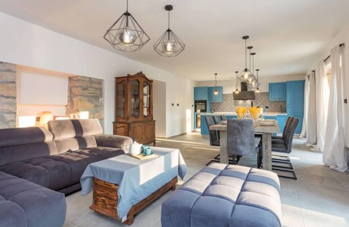 Radini House | Villa Julia by Interhome
