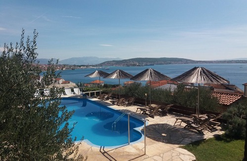 Seget Donji Apartment | Villa Julio's first floor two bedroom apartment no. one-with terrace towards sea