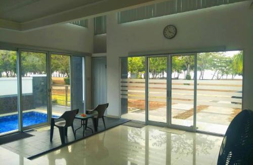 Tanjung Lesung Villa | Villa Kaca