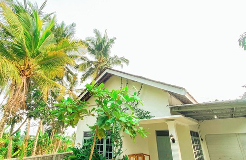 Ngemplak Villa | Villa Kamar Tamu Selomartani 3