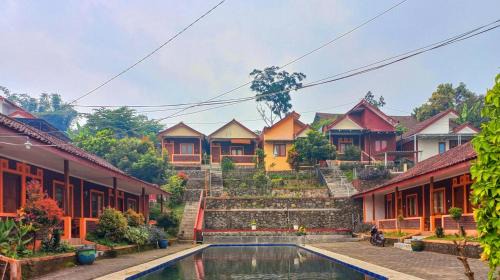 Pacet Hotel | Villa Kampoeng City Pacet Mitra RedDoorz