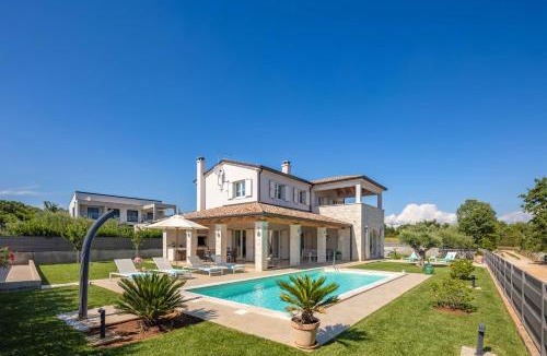 Frata Villa | Villa Karla Tar