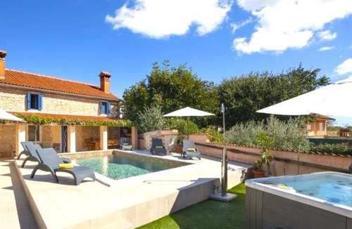 Sajini Villa | Villa Katarina by Villas Guide