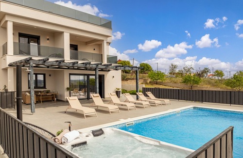 Tinj Villa | Villa Katarina with pool and jacuzzi