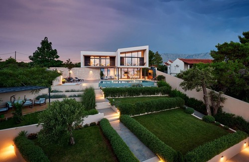 Sucuraj House | Villa Katina - Four bedroom Vila with pool and hot tub