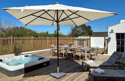 Ile d'Yeu Villa | Villa Ker Tesson: Spa, Charm, Sleeps 10, Port-Joinville (Île d'Yeu)