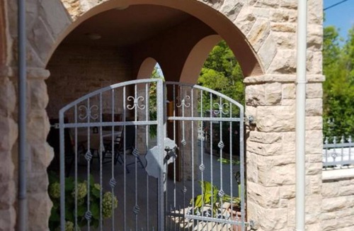 Prigradica Villa | Villa Kety - Three Bedroom Holiday Home with Terrace