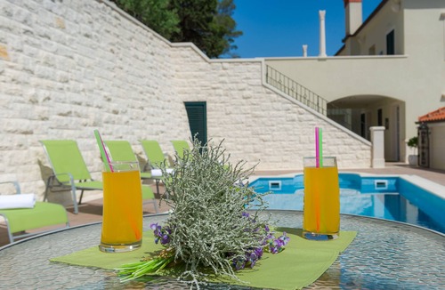 Hvar Apartment | Villa Kogo Apartment 7 with a swimming pool, city center Hvar