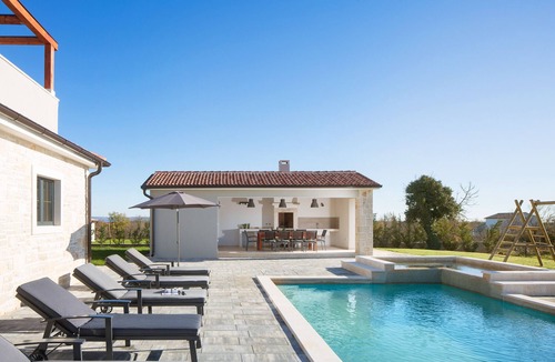 Divsici Villa | Villa Korat for 8 people near Pula with 49 m2 pool, sauna & children playground