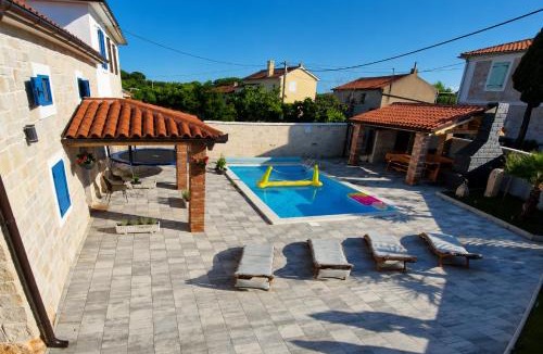 Gabonjin Villa | Villa Kristina