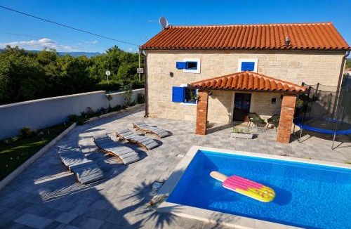 Gabonjin Villa | Villa Kristina