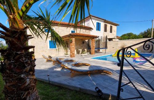Gabonjin Villa | Villa Kristina