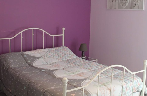 Lesigny House | Villa Lésigny - Vienne, 2 bedrooms, 4 persons
