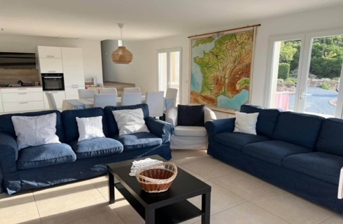 Roquebrun House | Villa l'Esquirol with view and pool