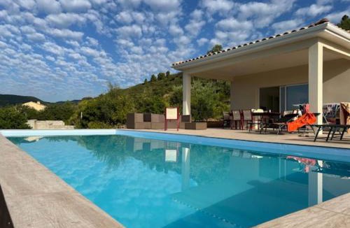 Roquebrun House | Villa l'Esquirol with view and pool