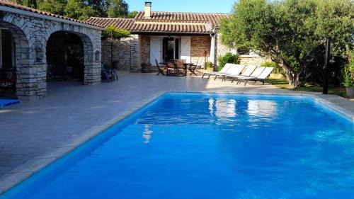 Salavas Villa | Villa L'Opaline Ardèche 10 pers Piscine privée Chauffée Animaux admis Wifi