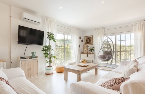 Vora-Sitges Villa | Villa 'La Bohemia' with Mountain View, Wi-Fi and Air Conditioning