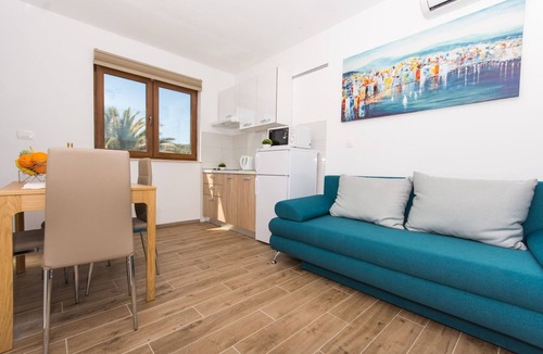 Veliki Drvenik Apartment | Villa LA-Comfort One Bedroom Apartment with Sea View Terrace 3