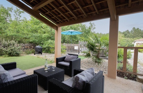 Payzac Villa | Villa 'La Fenière' with Shared Pool, Wi-Fi and Air Conditioning