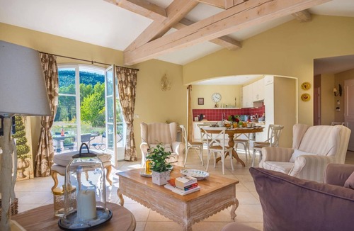 Le Cannet-des-Maures Villa | Villa La Pastorale by Villa Plus