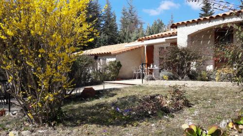 Saint-Etienne-les-Orgues House | VILLA LA LURETTE, appartement et studio