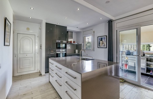 Torroella de Fluvia Villa | Villa 'La Haya' with Shared Pool, Wi-Fi and Air Conditioning