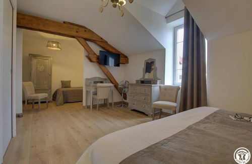 Villieu-Loyes-Mollon House | Villa La Maternité