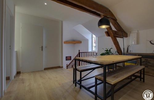 Villieu-Loyes-Mollon House | Villa La Maternite