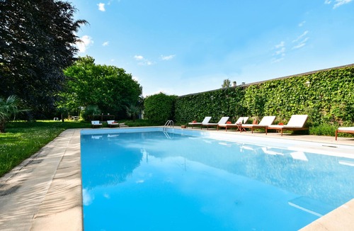 Calleville House | Villa La Pas Parisienne