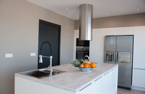 Sete Villa | Villa La Perle de Thau Direct beach access