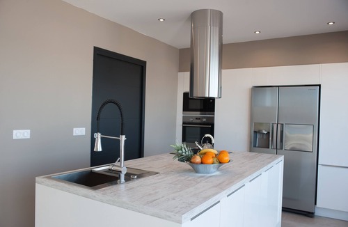 Sete Villa | Villa La Perle de Thau Direct beach access