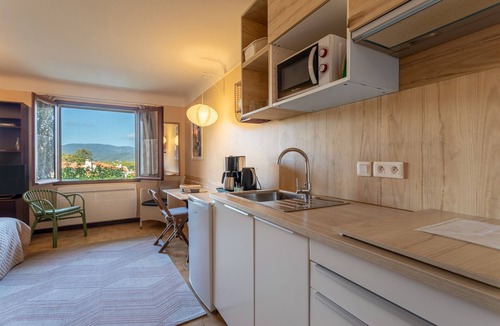 Ceret Villa | Villa 'La Petite Colline À Céret' – Mountain View, Terrace, Garden & Wi-Fi