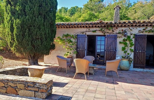 La Garde-Freinet Villa | VILLA LA SERGERIE DANS LA FORET
