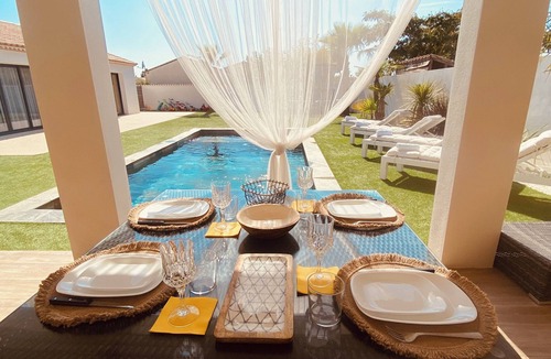 Aimargues Villa | Villa la Tulipe Piscine & spa