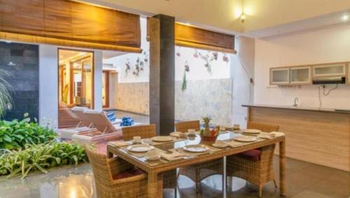 Sei Pinang Villa | Villa Ladisa by LBV