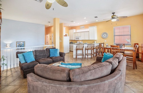 Port Aransas House | Villa Laguna | Pools + Boardwalk + Pet Friendly